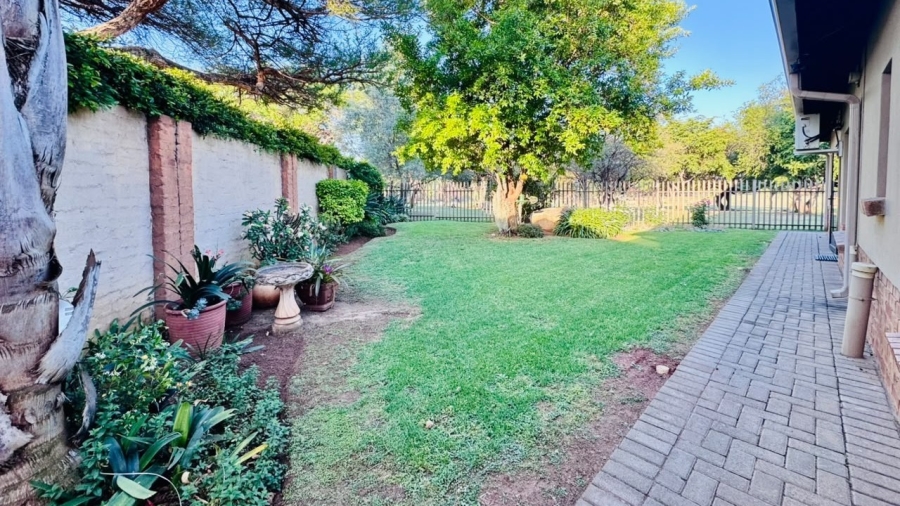 3 Bedroom Property for Sale in Waterkloof East North West